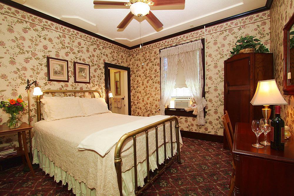 The National Hotel 3*