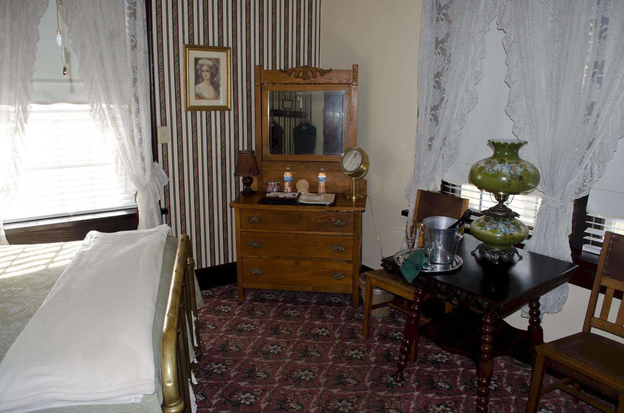 Hotel The National Jamestown