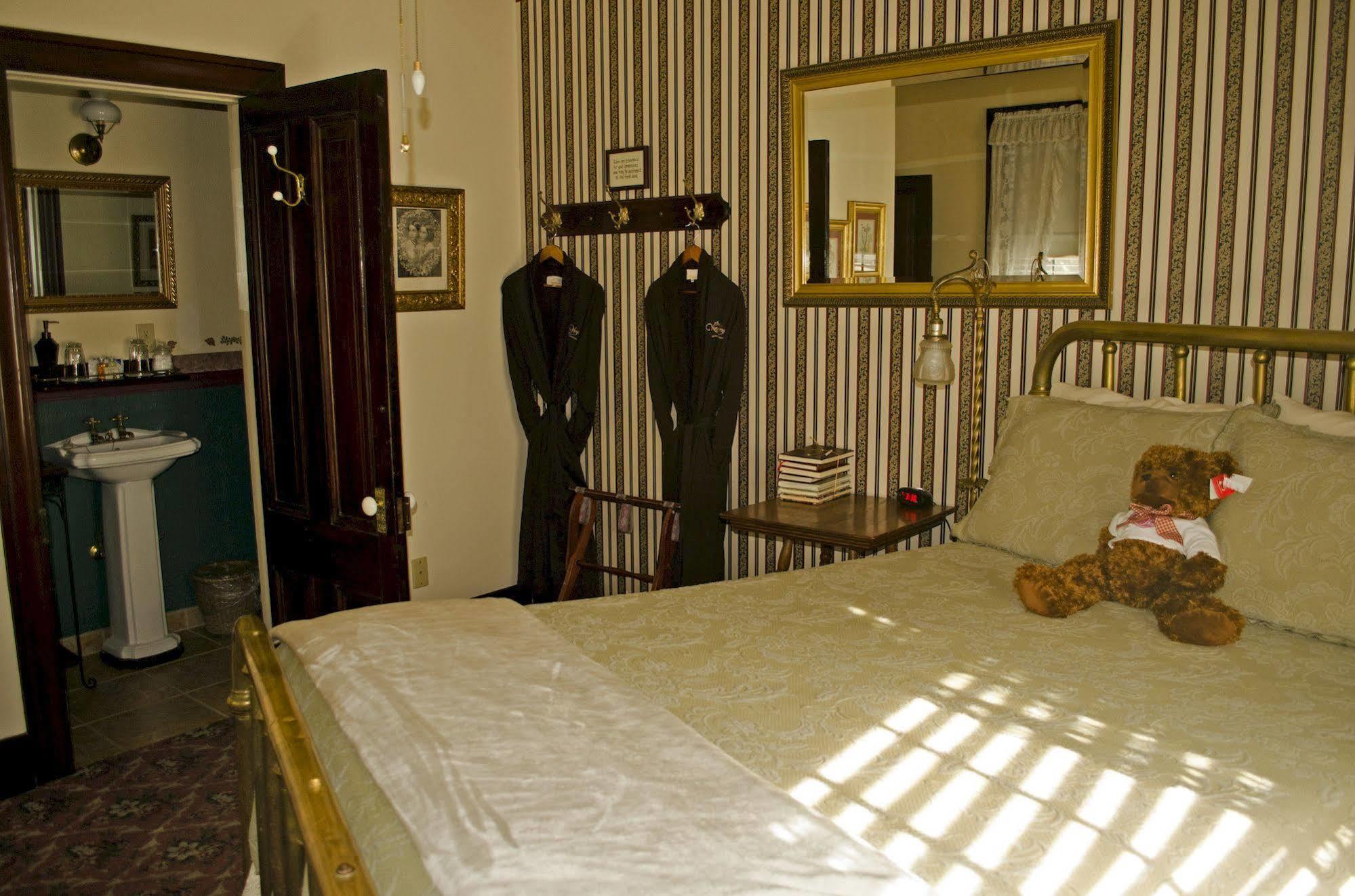 The National Hotel 3*